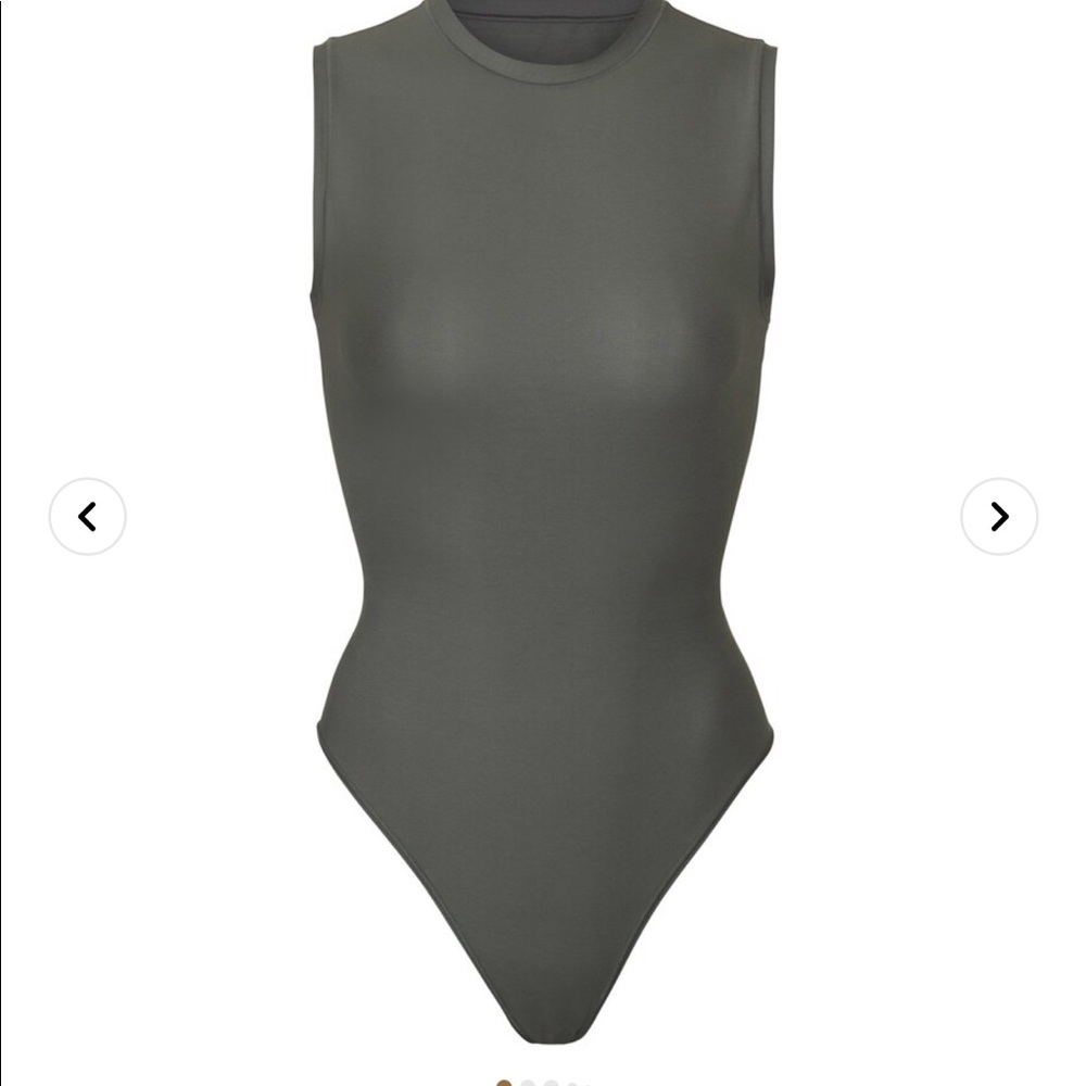 Skims Body Basic Crewneck Bodysuit
